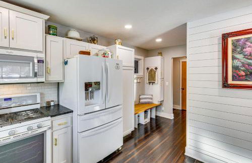 Spacious and Family Friendly! Lincoln Home Near Dtwn - Foto 10