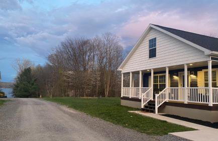 Brand New 2 Bedroom Cottage on Seneca Lake - Foto 2