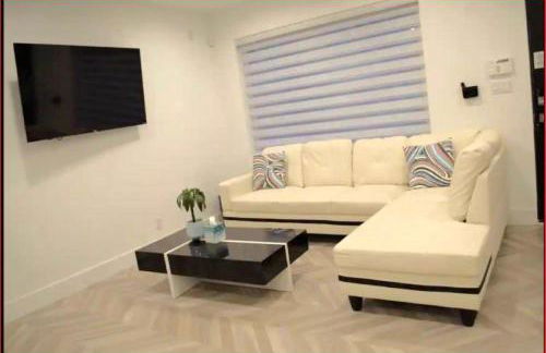 Dimond Abode Vacation Rental, Oakland California Dimond District - Photo 24