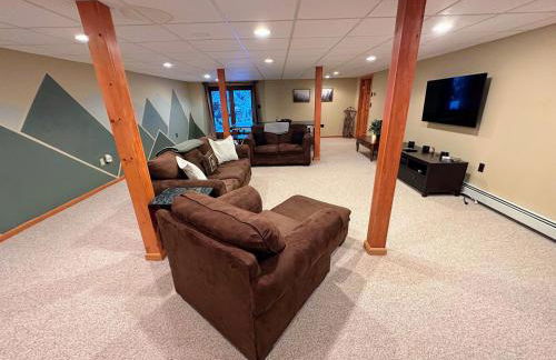 FC17 Stylishly renovated Forest Cottage walk to ski trails wifi cable ping pong AC - Foto 16