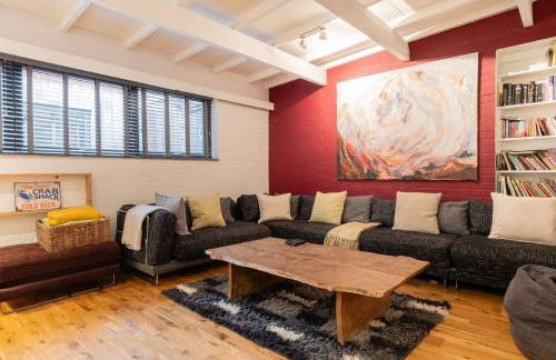 Stunning 6 Bedroom with Swimming Pool & Sauna! - Foto 111