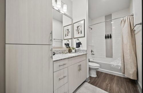 Luxury 2BR Cedr Sprgs area with Parking, Pool, Gym - Foto 74