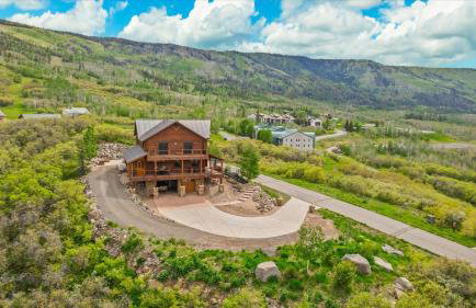 Ski and Ride Mountain Haus - Hot Tub, Fire Pit, Game Room & Deck - Foto 68
