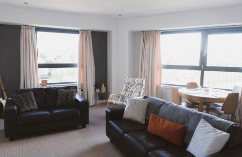 Lovely 2-Bed Flat Glasgow Harbour FREE parking - Pass the Keys - Foto 1