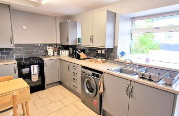 Cheerful Snowdonia cottage,garden snug, mountain views, sleeps 4, near zip world - Foto 4