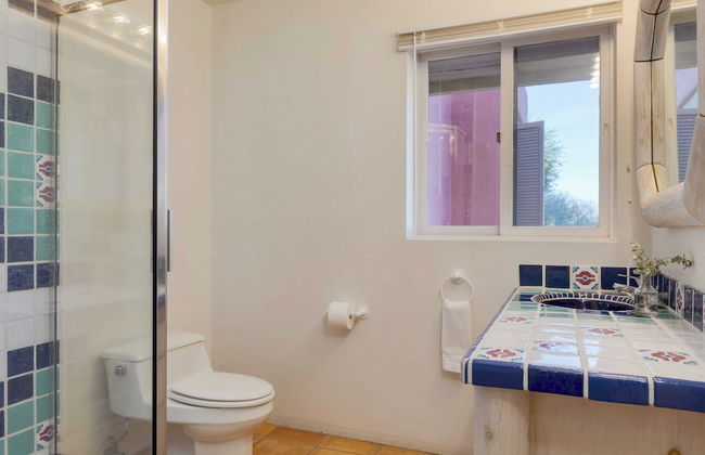 The Pond Estate by Avantstay Maximalist Designer Compound w/ 2 Casitas, Indoor + Outdoor Pools, Tennis Court, & Gorgeous Mountain Views 12k Sqft - Foto 63