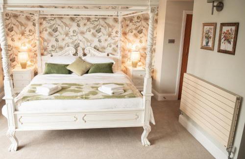 5 Bed Luxury Townhouse with Hot Tub, Rooftop Terrace, Perfect for Groups, Near Cruise Terminal - Foto 1