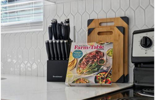 Peaceful Stays with Easy Access to Downtown - Foto 15