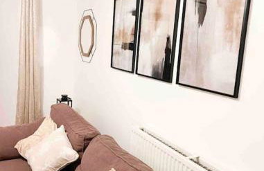 Lovely Two Bedroom Apartment, with private garden! - Photo 13