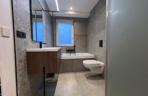 Petite maison climatisée avec garage attenant - Foto 19