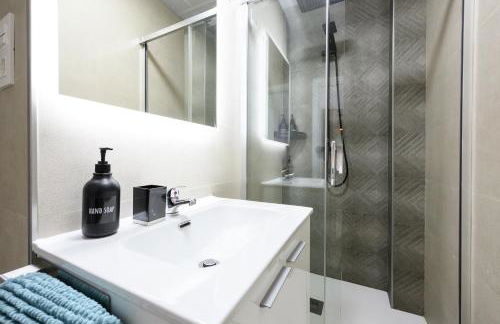 Nuevo! En el Centro con Azotea Solarium, Parking, Metro y AVE - Photo 9