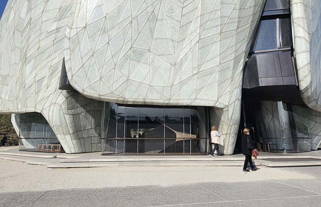 Tour por la Viña Cousiño Macul y el Templo Bahaí - Foto 4