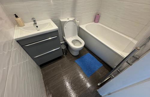 Stretford Apartment - Sleeps 6 - WiFi - Parking - Near Stadium - Foto 19