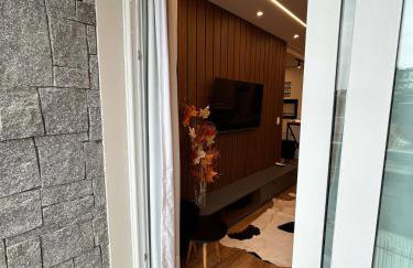 Apê Moderno e Aconchegante em Gramado RS c vaga - Foto 53