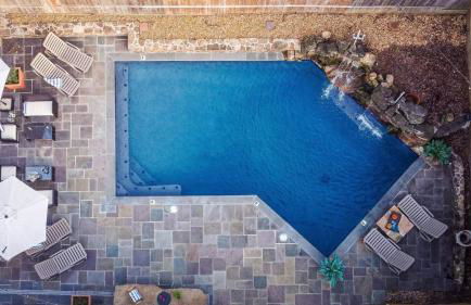 Historic Tudor Home, Heated Pool - Photo 55