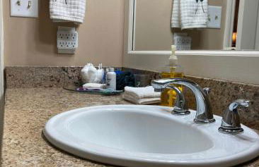 Classic City 3 bedroom 2 bath condo with deck close to UGA, Five Points, and Memorial Park in Athens - Photo 20