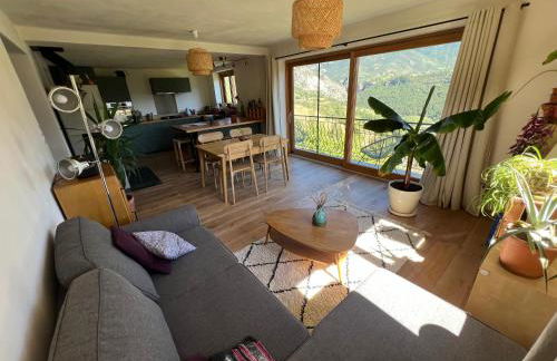 Très belle maison spacieuse et lumineuse, vue sur la station de Risoul et de Vars - Foto 5