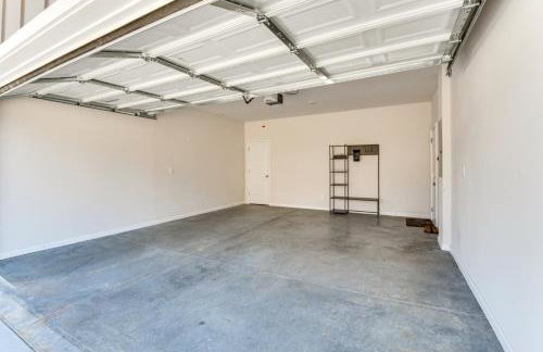 Work, Explore & Relax: Modern Townhome in Lula! - Photo 29