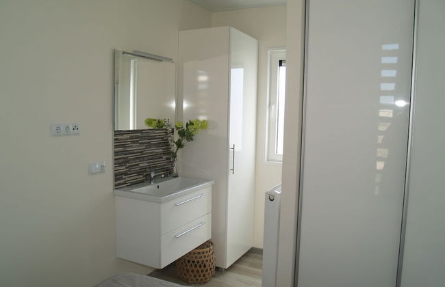 Modern Chalet 1 km. of a National Park - Photo 8