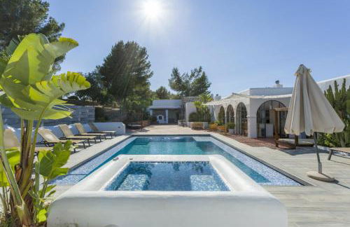 Villa Savines is a luxury villa close to Ibiza Town and Playa Den Bossa - Foto 4