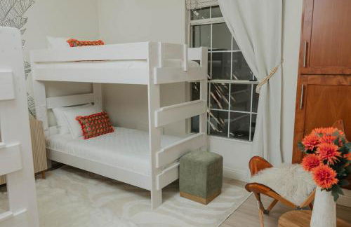 Stylish PB Townhome, Walk to Bay, and Balcony - Foto 42