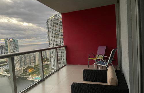 Stunning Penthouse Suite Waterfront 2BD 2BA - Foto 4