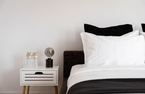 Eretria Luxurious Seafront Villa - Photo 46