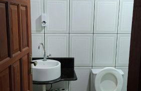 CASA DE HOSPEDAGEM FLORES PARATY 700 METROS DO CENTRO COM CAFÉ da MANHÃ - Foto 4