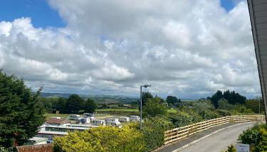 Apartment 14 - Photo 4