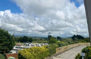 Apartment 14 - Photo 4