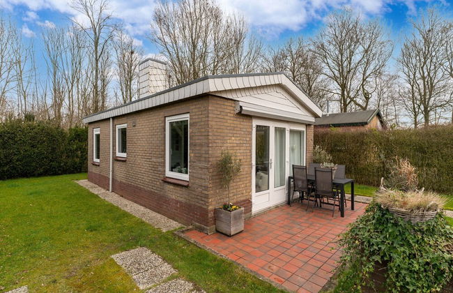 Holiday Home in Zeeland Near Lake - Foto 1