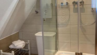 Wohnen auf Zeit in Weingarten - Foto 3, towels, Shower