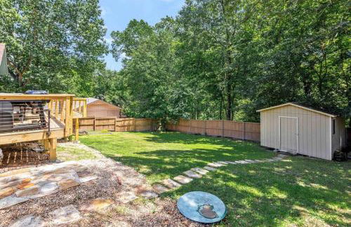 Back-40 Retreat with Hot Tub & Bike Garage - Photo 5