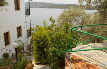 Violetta Studios & Apartments - Foto 32