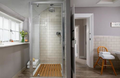 The Nest at Winnall Luxury 19th Century Cottage - Foto 8