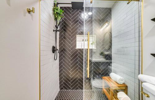 Walk to Shops and Eats! Couples Retreat in Galveston - Foto 21