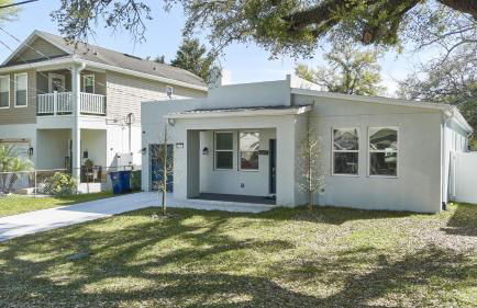 Chic Retreat-Stunning Design Cozy Fire Pit Escape! - Foto 47