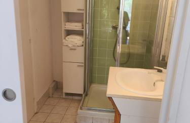 Home2Sea - Piscine, Jardin, studio cabine, 1 canapé lit convertible 2 ADULTES, 1 lit superposé triple 3 ENFANTS ou ADOS - Foto 46