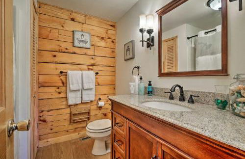 Jacksonville Cabin with Wraparound Deck and Views - Foto 16