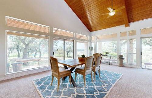 Regal Riverfront Retreat - Foto 9