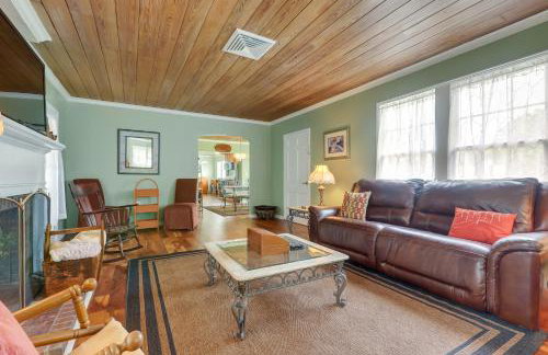 4 Mi to Jetty Park Beach! Family Home with Game Room - Foto 4