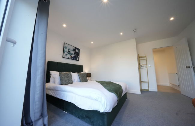 Heathrow Charge and Go - Photo 7