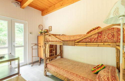 8 beds- surrounded by greenery with parking - Foto 22