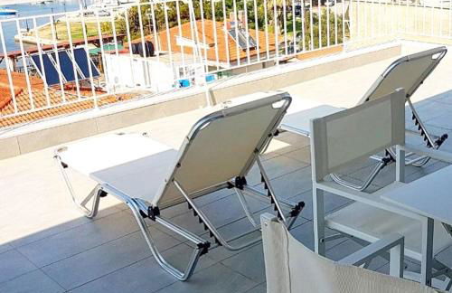 Aristotelia Gi - Panorama - Photo 4