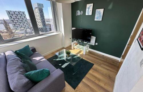 Two Bedroom City View Apartment Liverpool by StaySavvy Accommodation - Photo 40