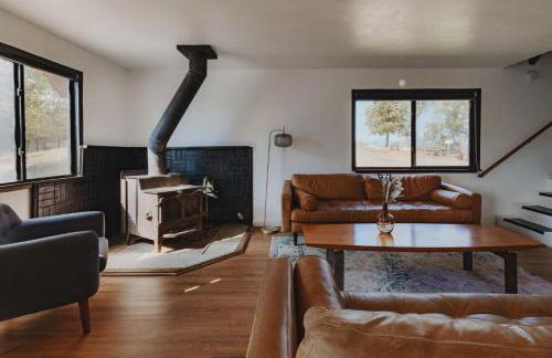 Spacious 4-bedroom cabin on secluded private land - Foto 2