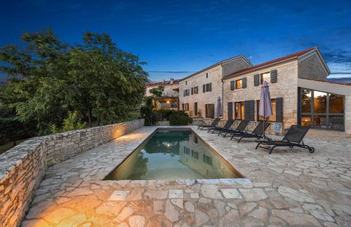 Casa 42 pet friendly for 9 people in Central Istria with salt - water pool - Foto 14