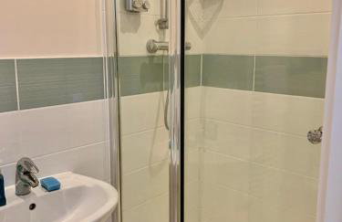 Risinghurst, Oxford, an ENTIRE 2beds, 2bathrooms, free Wi-Fi, Free Parking - Foto 15