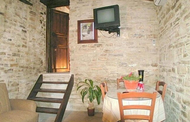 Romios Holiday Apartments - Photo 4