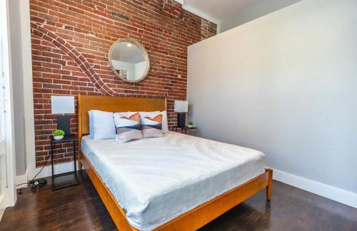 Gaslamp 2BR Upscale Queen Beds with Smart TV - Foto 27